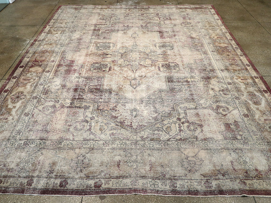 Antique Indian Agra Room Size Carpet, No.33211 - Staging