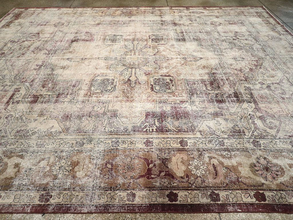 Antique Indian Agra Room Size Carpet, No.33211 - Staging