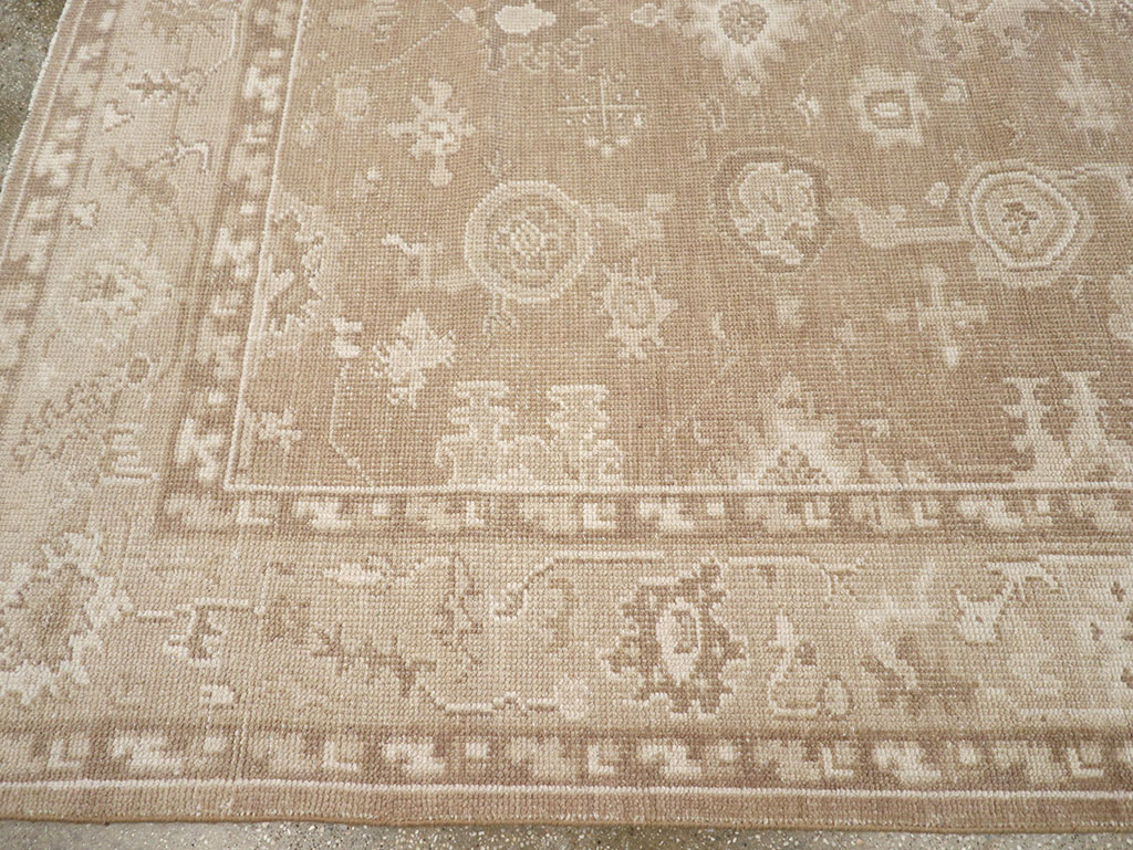 Modern Turkish Oushak Accent Carpet, No.33213 - Staging