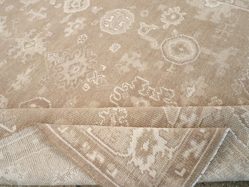 Modern Turkish Oushak Accent Carpet, No.33213 - Staging