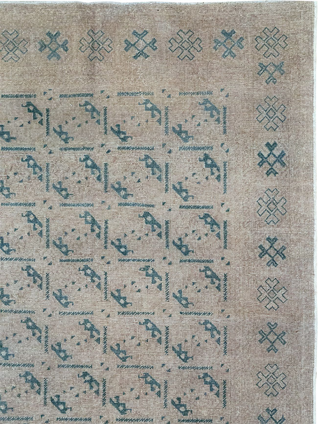 Vintage Turkish Anatolian Room Size Carpet, No.33238 - Staging