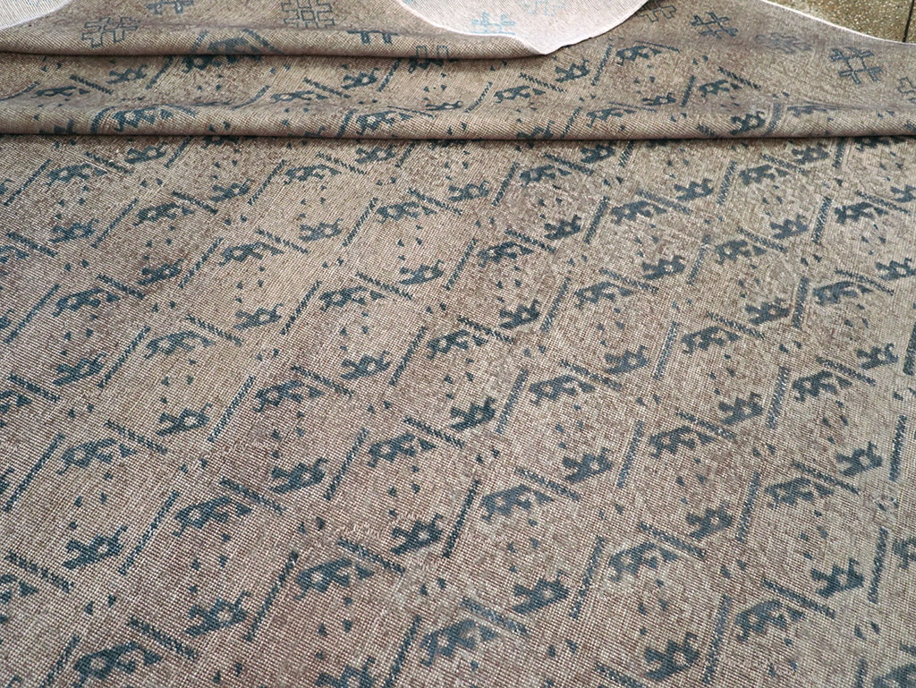 Vintage Turkish Anatolian Room Size Carpet, No.33238 - Staging