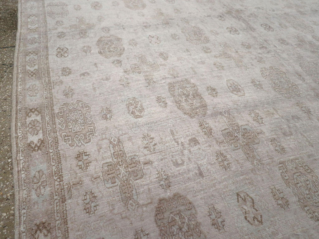 Vintage Turkish Anatolian Accent Rug, No.33246 - Staging