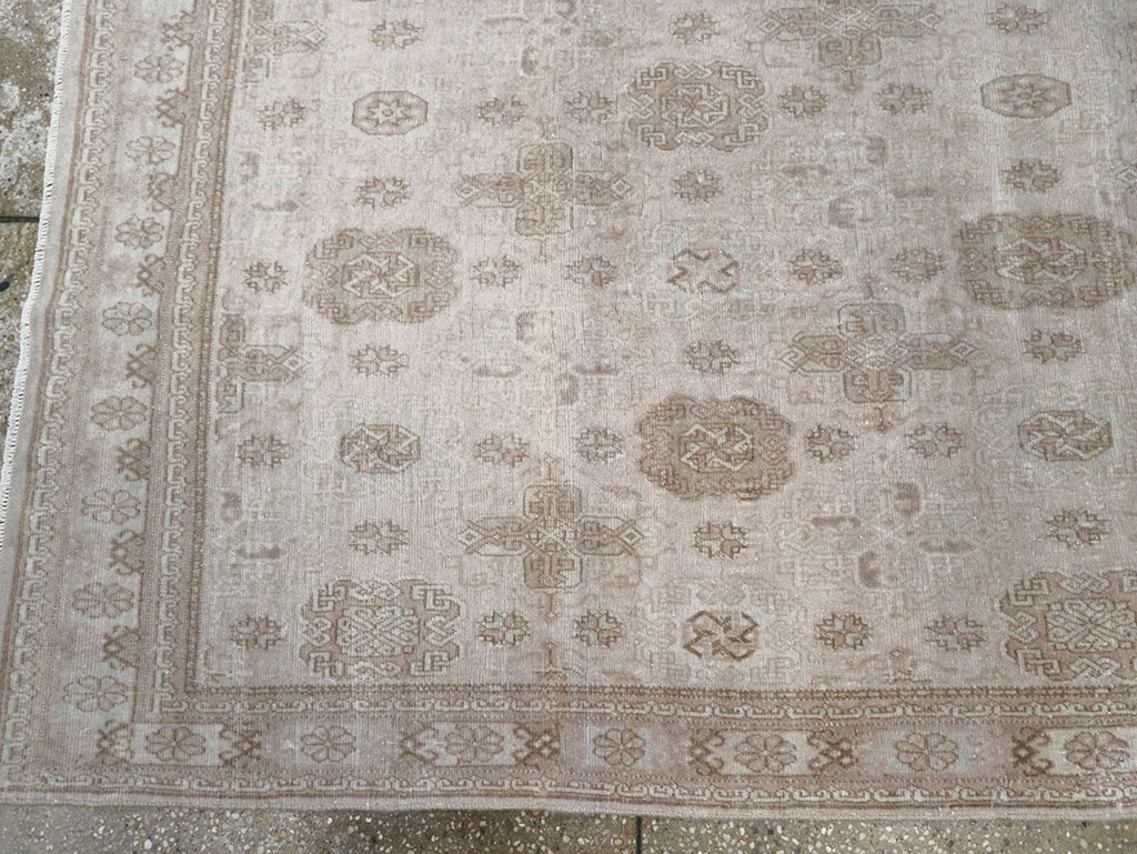 Vintage Turkish Anatolian Accent Rug, No.33246 - Staging