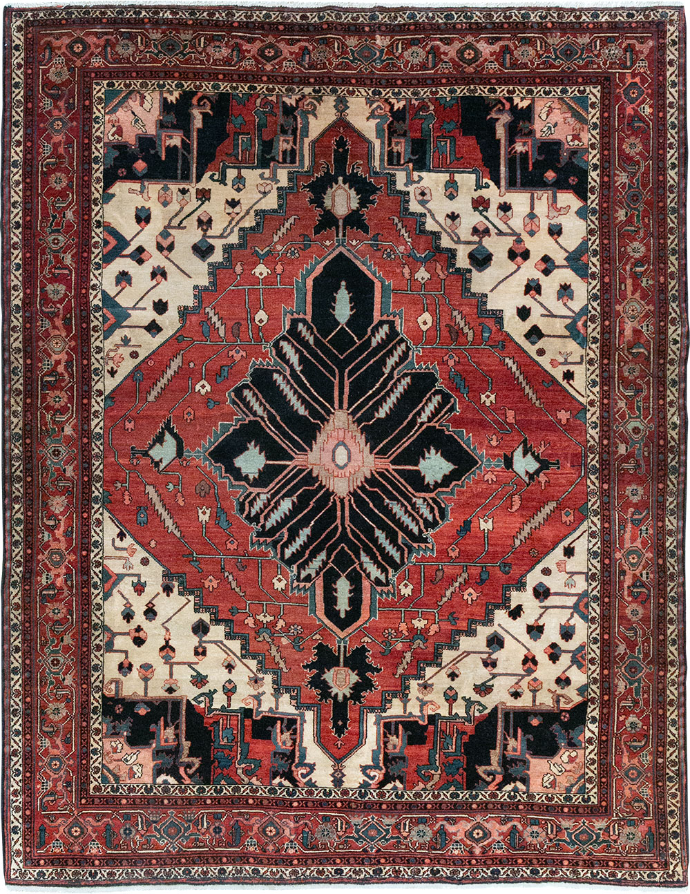Antique Persian Serapi Accent Carpet, No.33248 - Staging