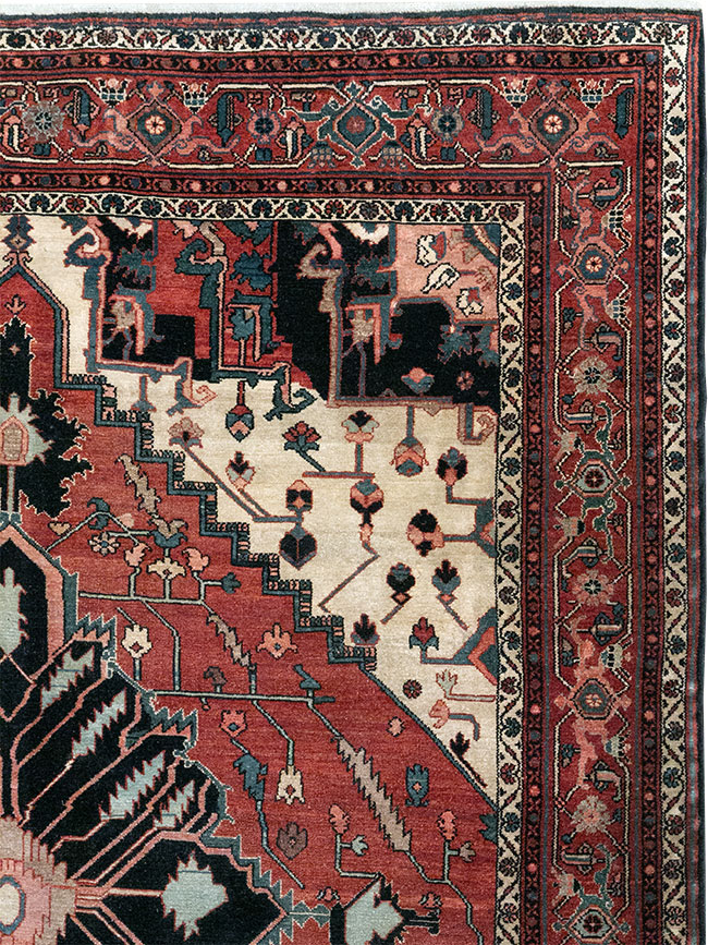 Antique Persian Serapi Accent Carpet, No.33248 - Staging