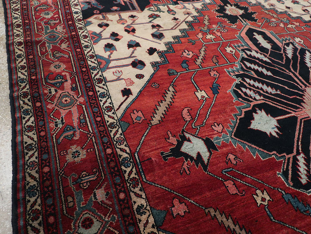 Antique Persian Serapi Accent Carpet, No.33248 - Staging