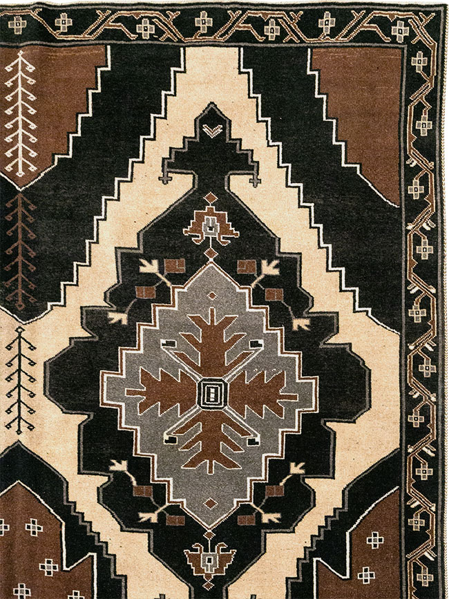 Vintage Turkish Anatolian Large Room Size Carpet, No.33255 - Staging