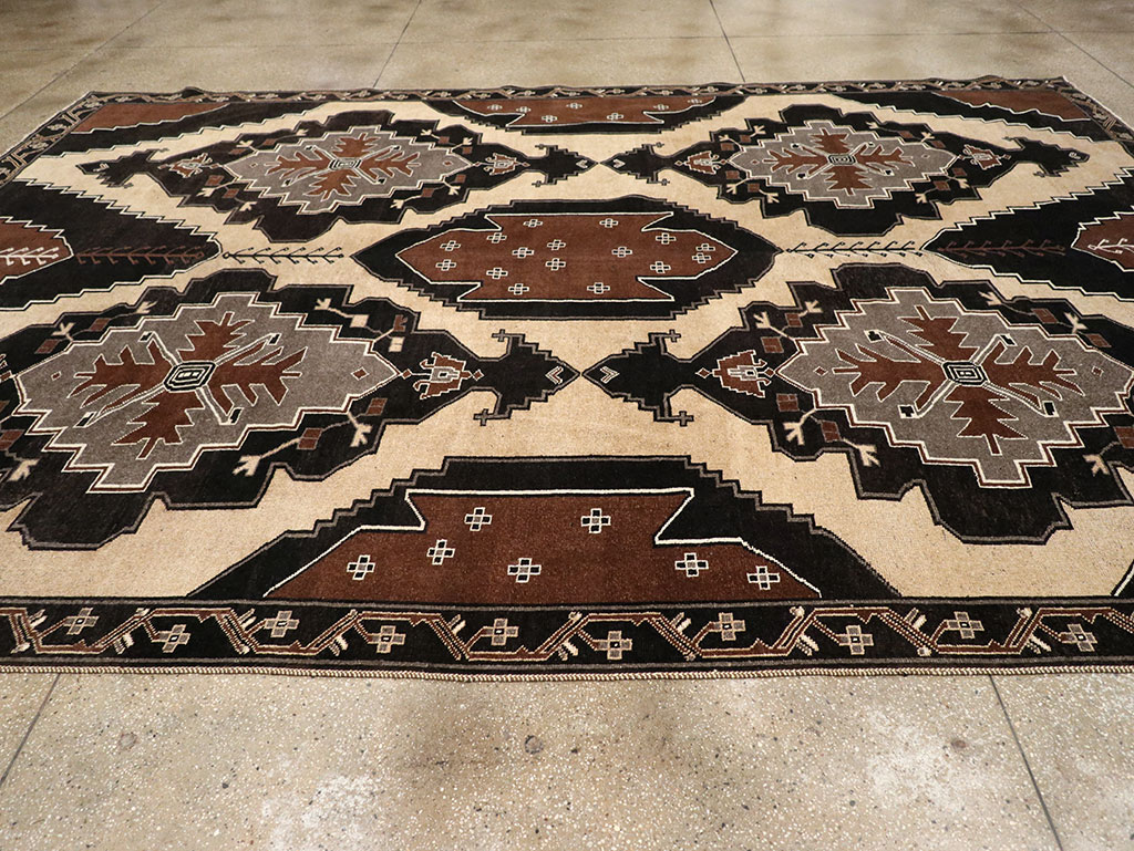 Vintage Turkish Anatolian Large Room Size Carpet, No.33255 - Staging