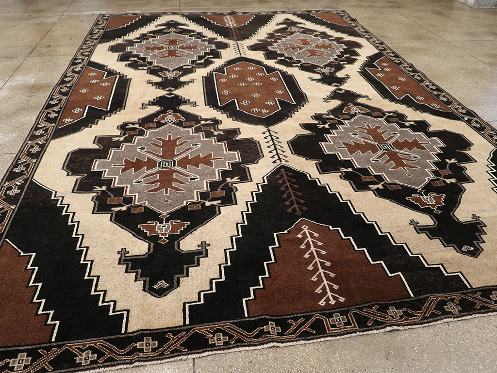 Vintage Turkish Anatolian Large Room Size Carpet, No.33255 - Staging