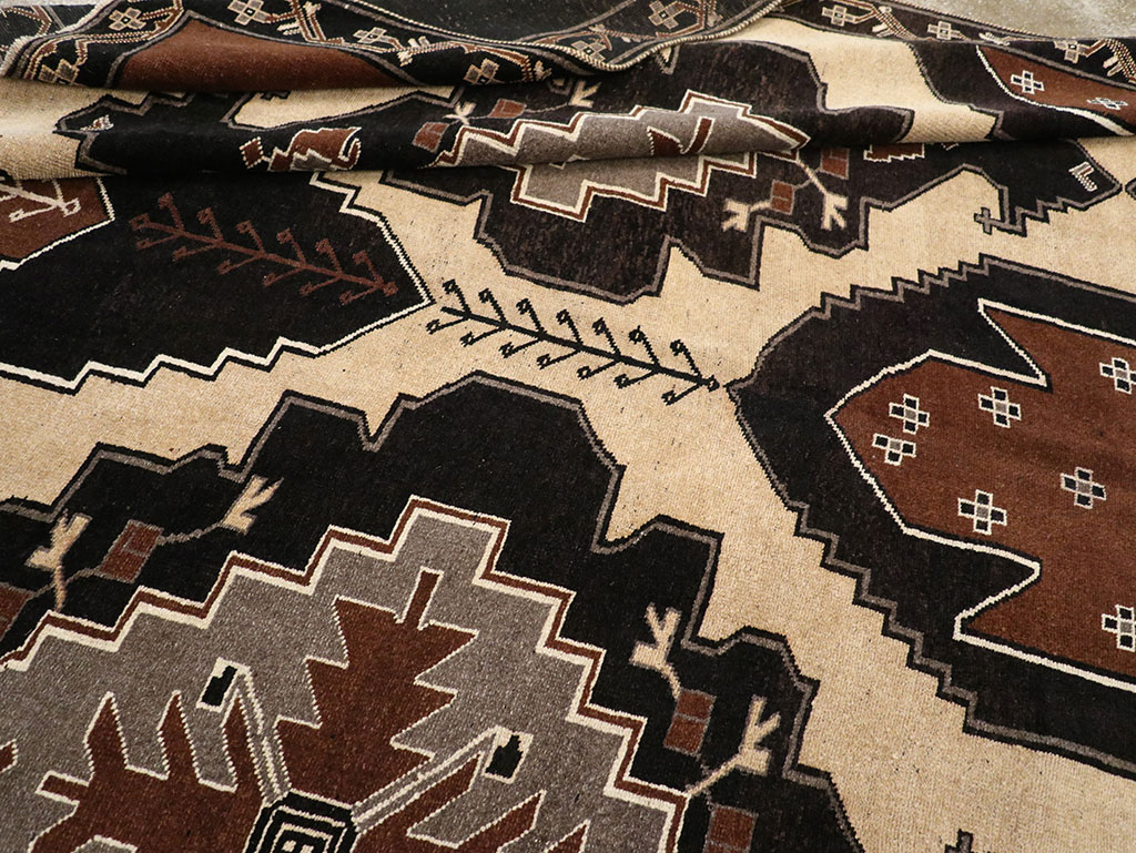 Vintage Turkish Anatolian Large Room Size Carpet, No.33255 - Staging