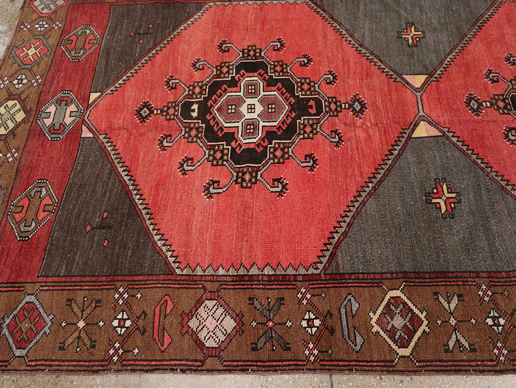 Vintage Turkish Anatolian Room Size Carpet, No.33257 - Staging