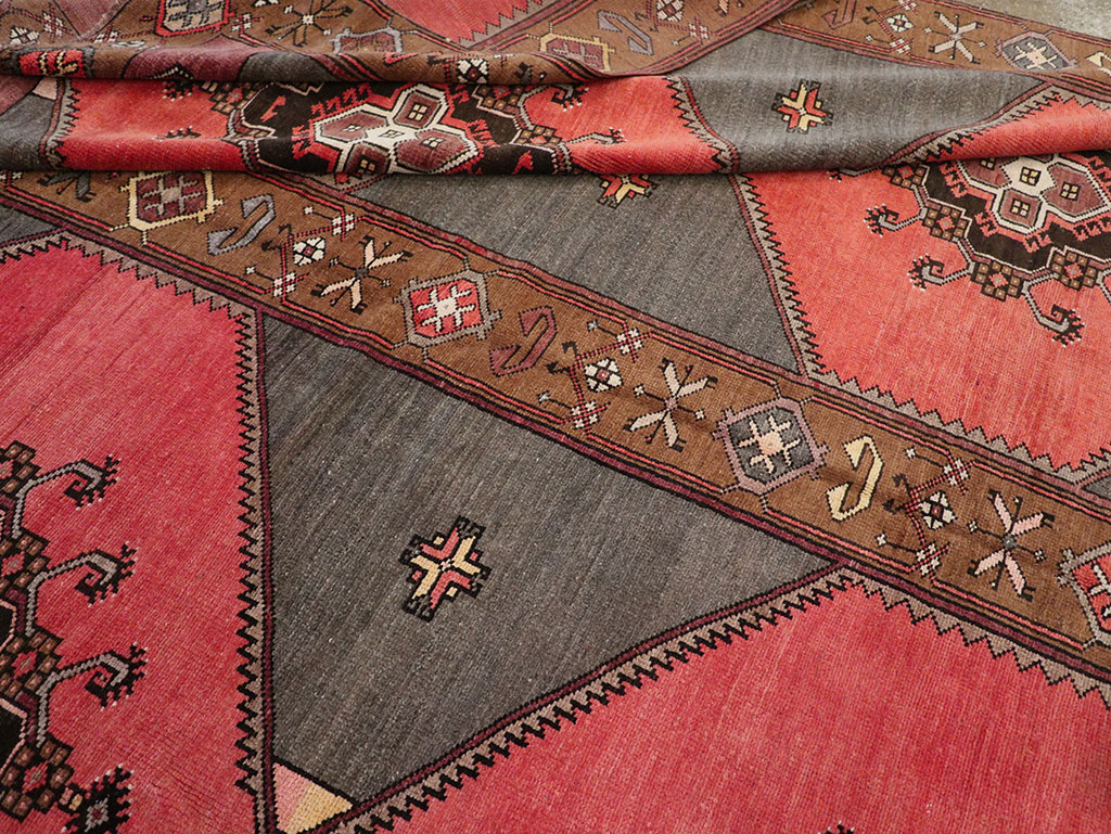 Vintage Turkish Anatolian Room Size Carpet, No.33257 - Staging