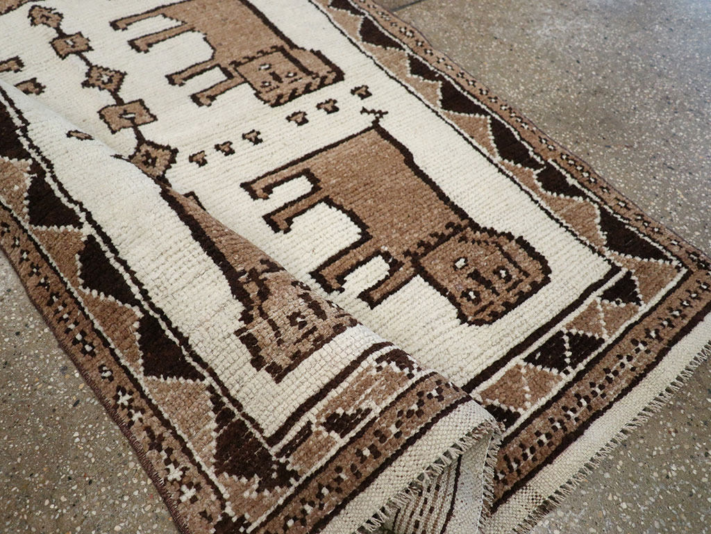 Vintage Turkish Anatolian Pictorial Runner, No.33265 - Staging