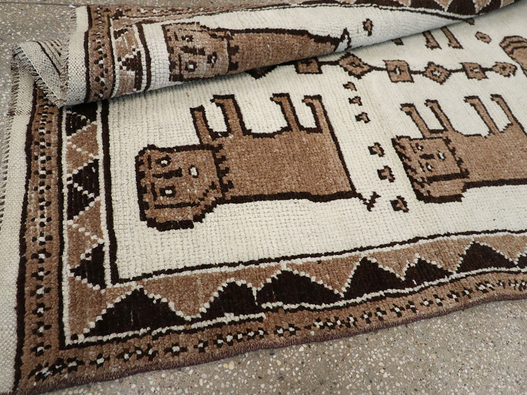 Vintage Turkish Anatolian Pictorial Runner, No.33265 - Staging