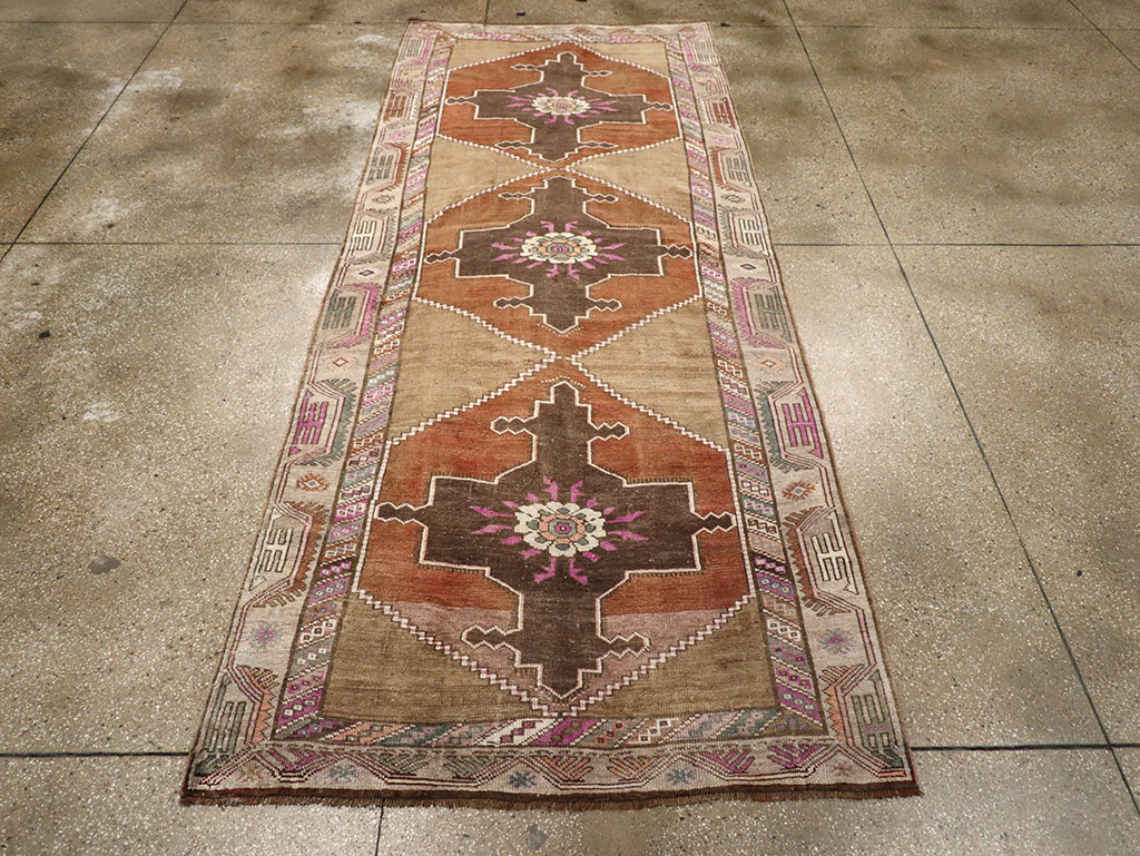 Vintage Turkish Anatolian Runner, No.33268 - Staging