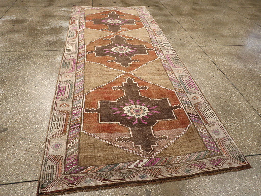 Vintage Turkish Anatolian Runner, No.33268 - Staging