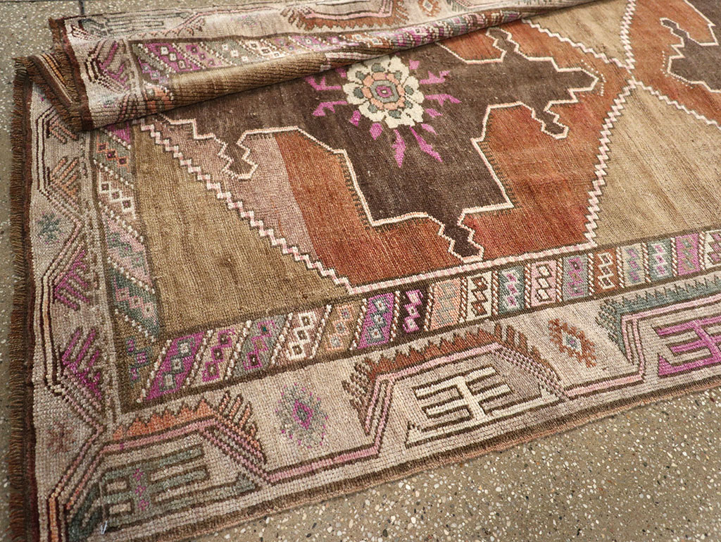 Vintage Turkish Anatolian Runner, No.33268 - Staging