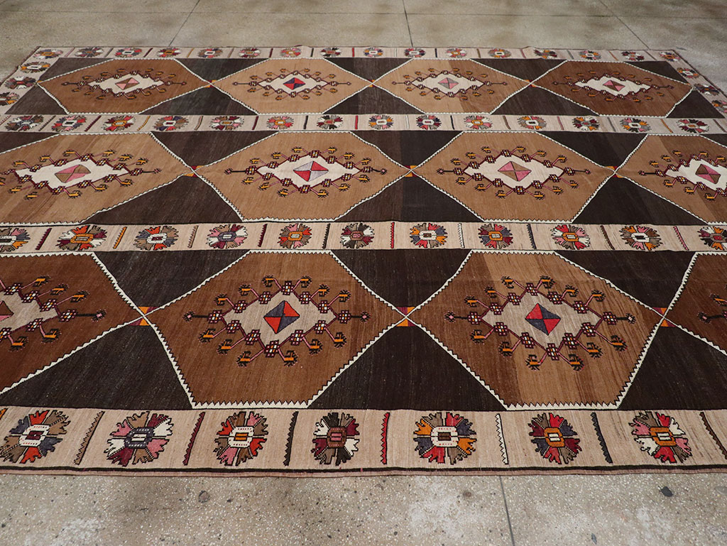 Vintage Turkish Anatolian Room Size Carpet, No.33275 - Staging