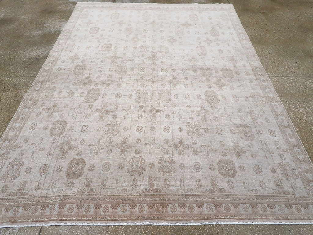Vintage Turkish Anatolian Accent Rug, No.33278 - Staging