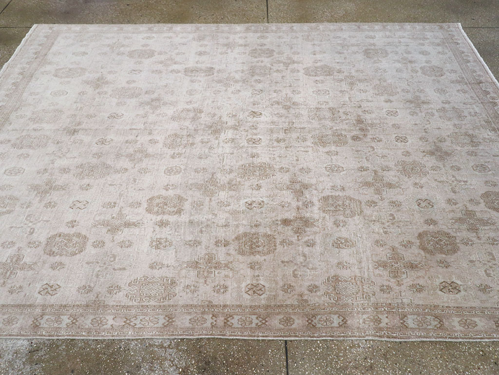 Vintage Turkish Anatolian Accent Rug, No.33278 - Staging