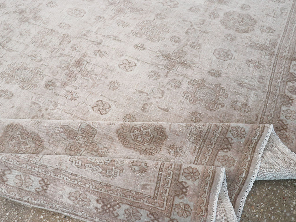 Vintage Turkish Anatolian Accent Rug, No.33278 - Staging