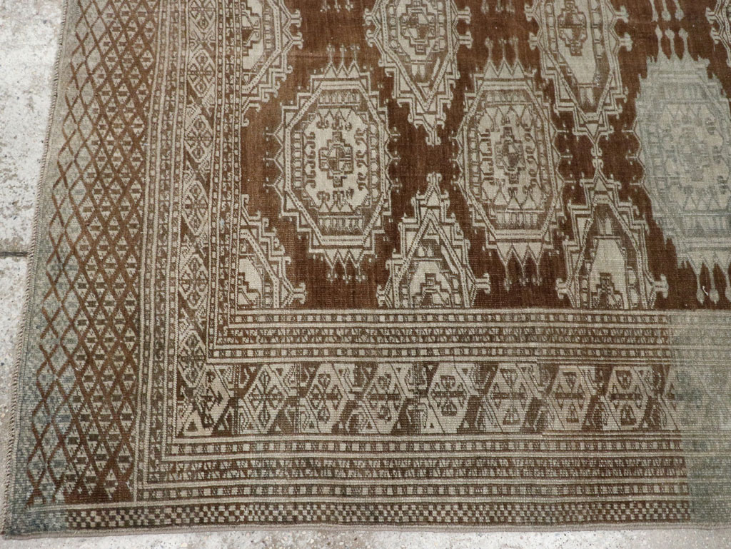 Vintage Central Asia Turkoman Accent Rug, No.33314 - Staging