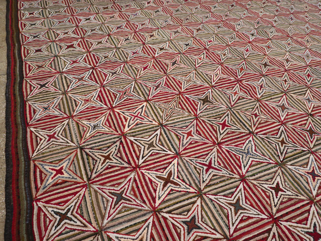 Modern Ecuadorian Hooked Rug in the American Style, No.33322 - Staging