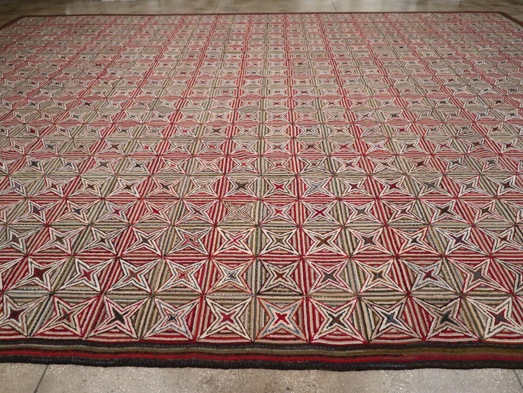 Modern Ecuadorian Hooked Rug in the American Style, No.33322 - Staging