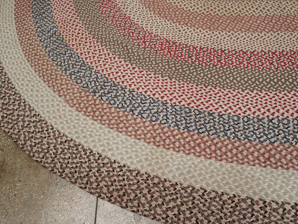 Vintage American Braid Round Rug, No.33327 - Staging