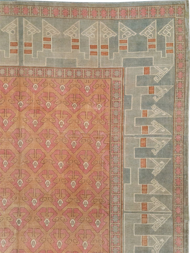 Vintage Turkish Anatolian Room Size Carpet, No.33337 - Staging