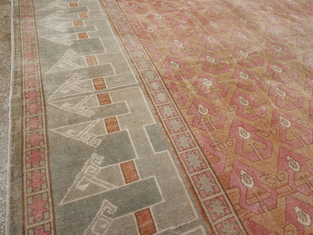 Vintage Turkish Anatolian Room Size Carpet, No.33337 - Staging