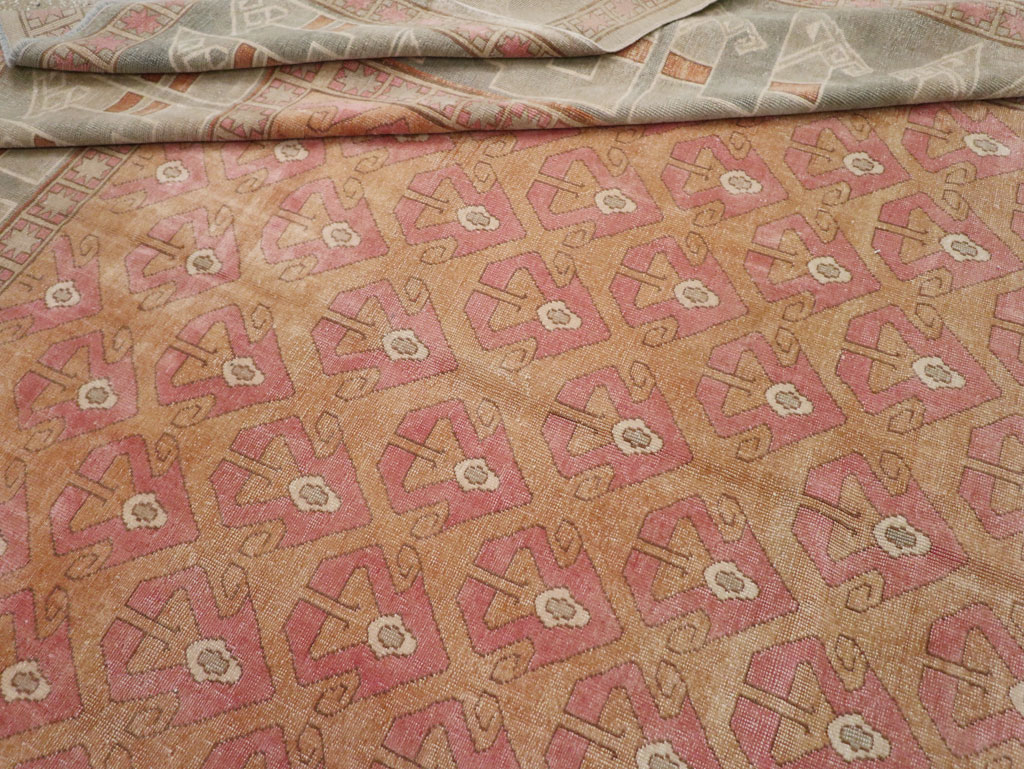 Vintage Turkish Anatolian Room Size Carpet, No.33337 - Staging