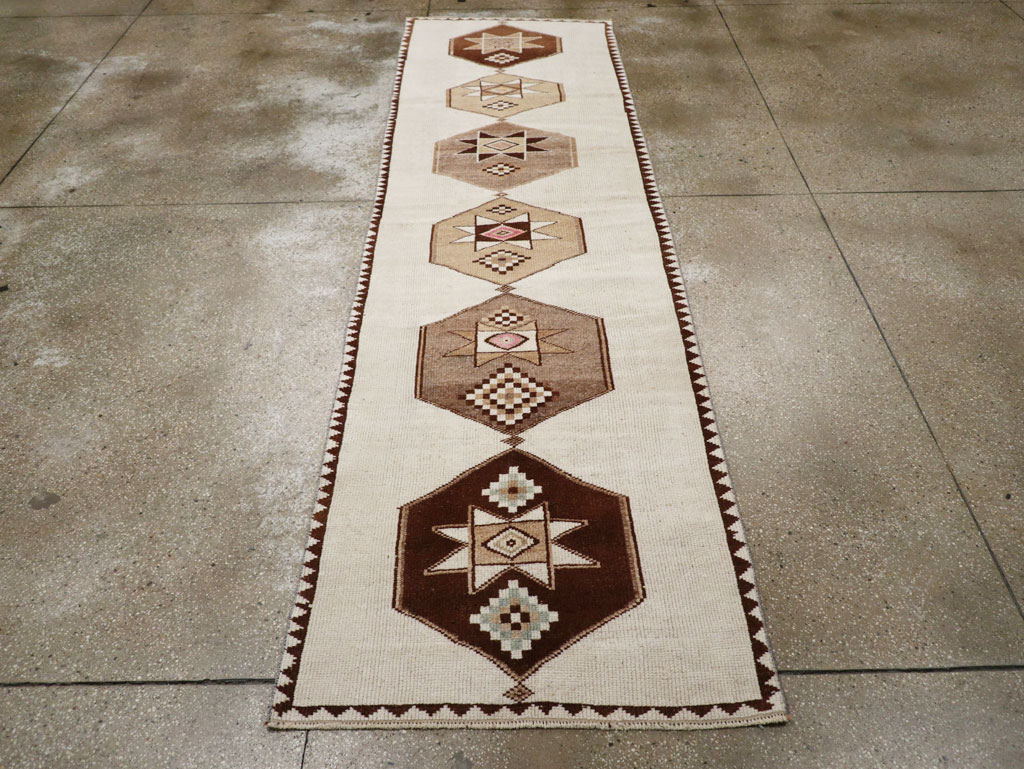 Vintage Turkish Anatolian Runner, No.33373 - Staging