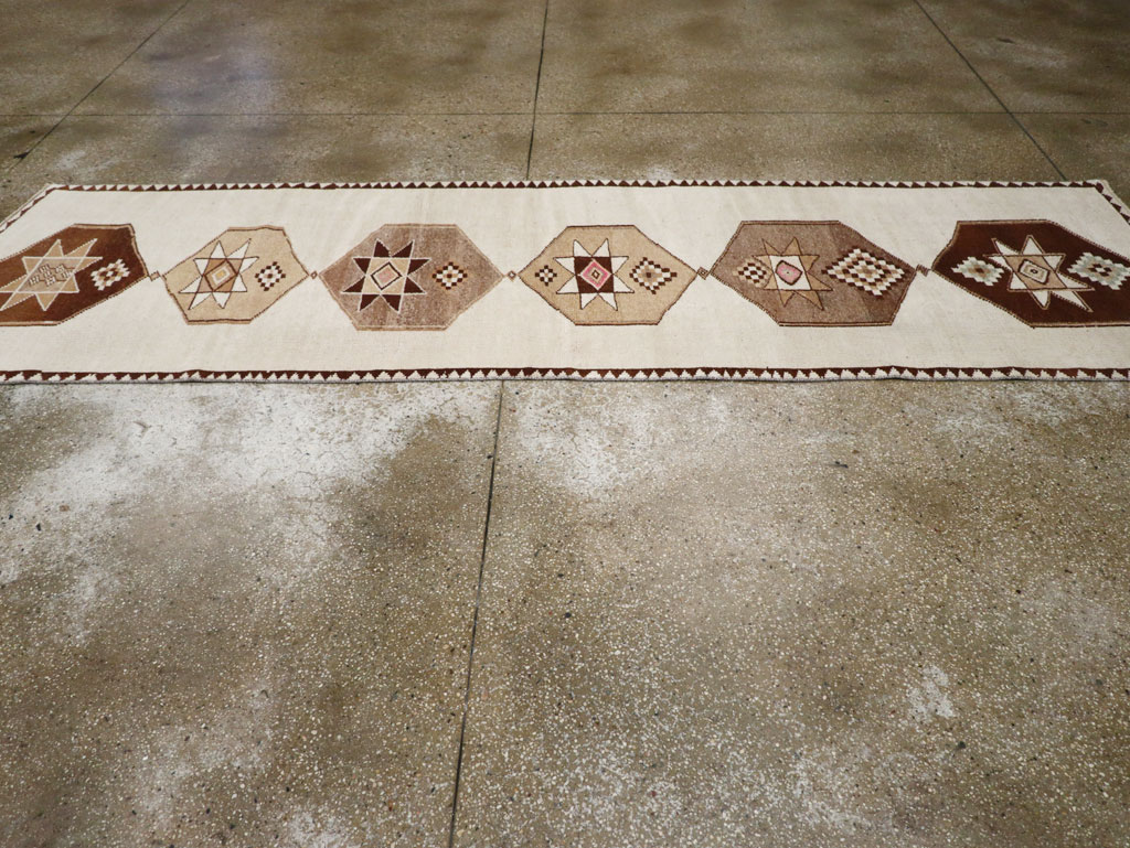 Vintage Turkish Anatolian Runner, No.33373 - Staging