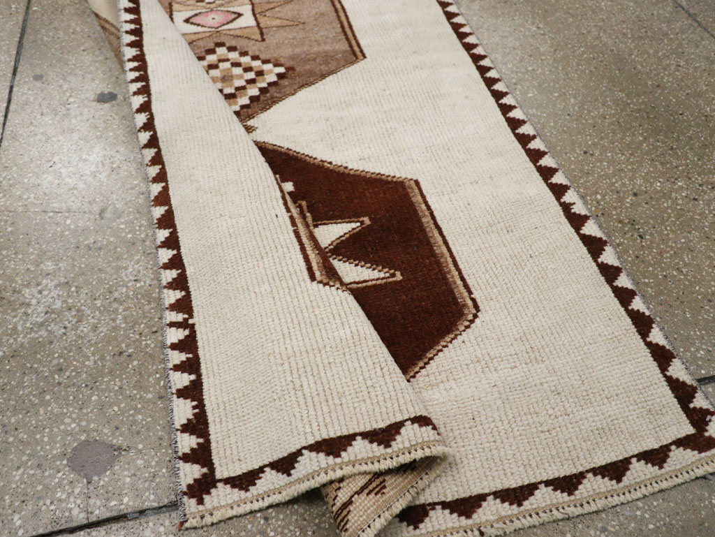 Vintage Turkish Anatolian Runner, No.33373 - Staging