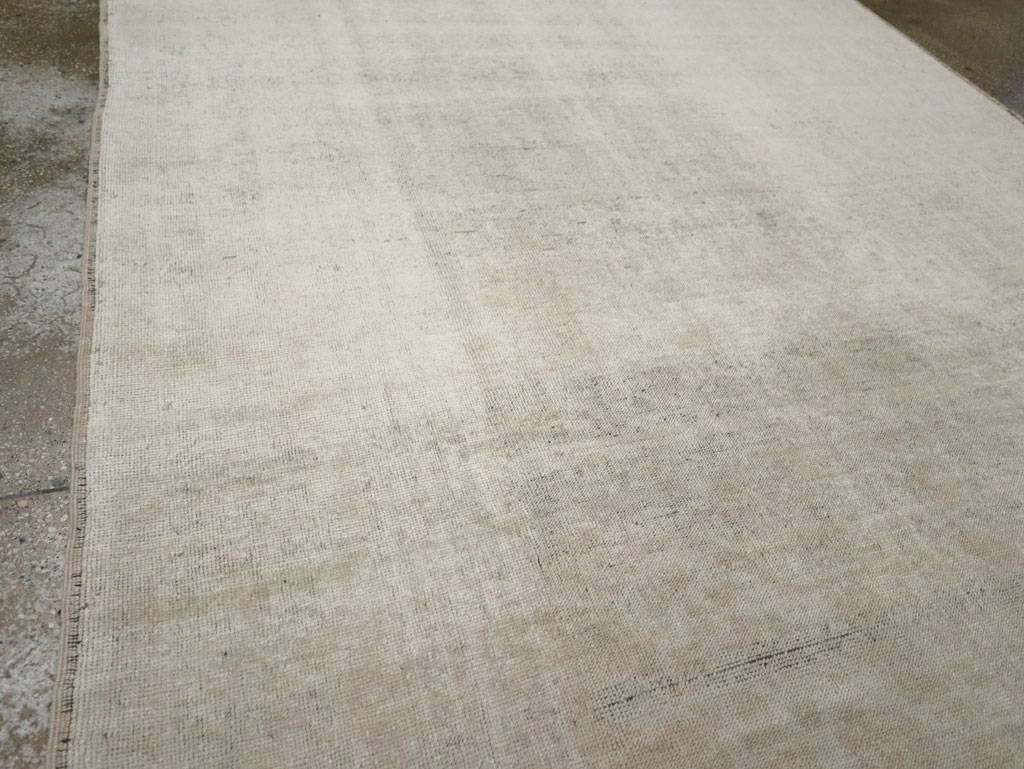 Vintage Turkish Anatolian Accent Carpet, No.33374 - Staging