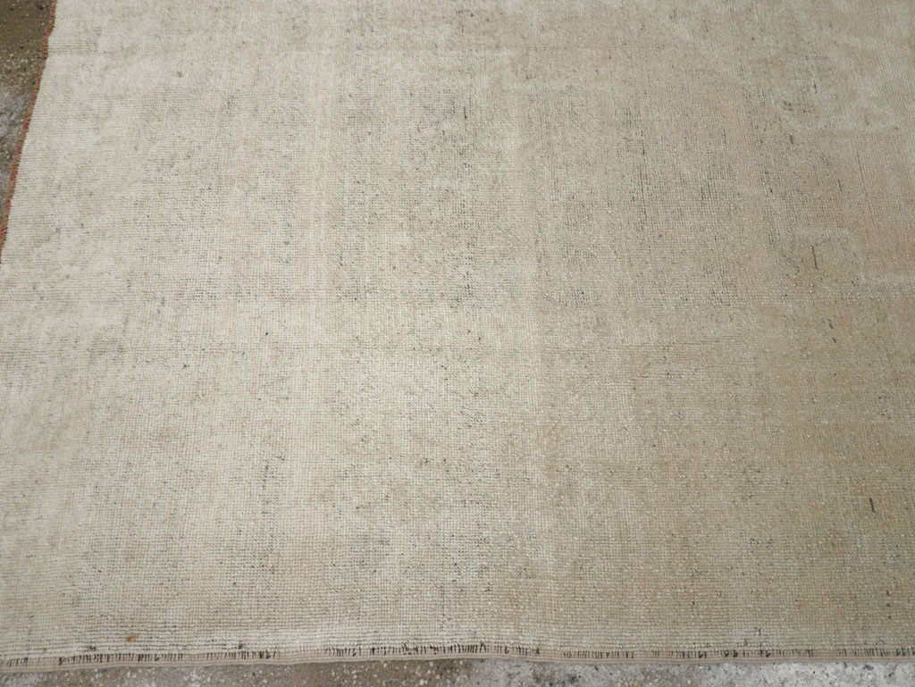 Vintage Turkish Anatolian Accent Carpet, No.33374 - Staging