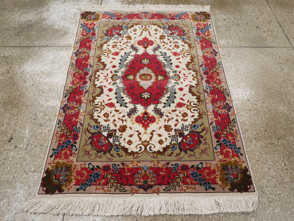 Modern Persian Tabriz Throw Rug, No.33376 - Staging