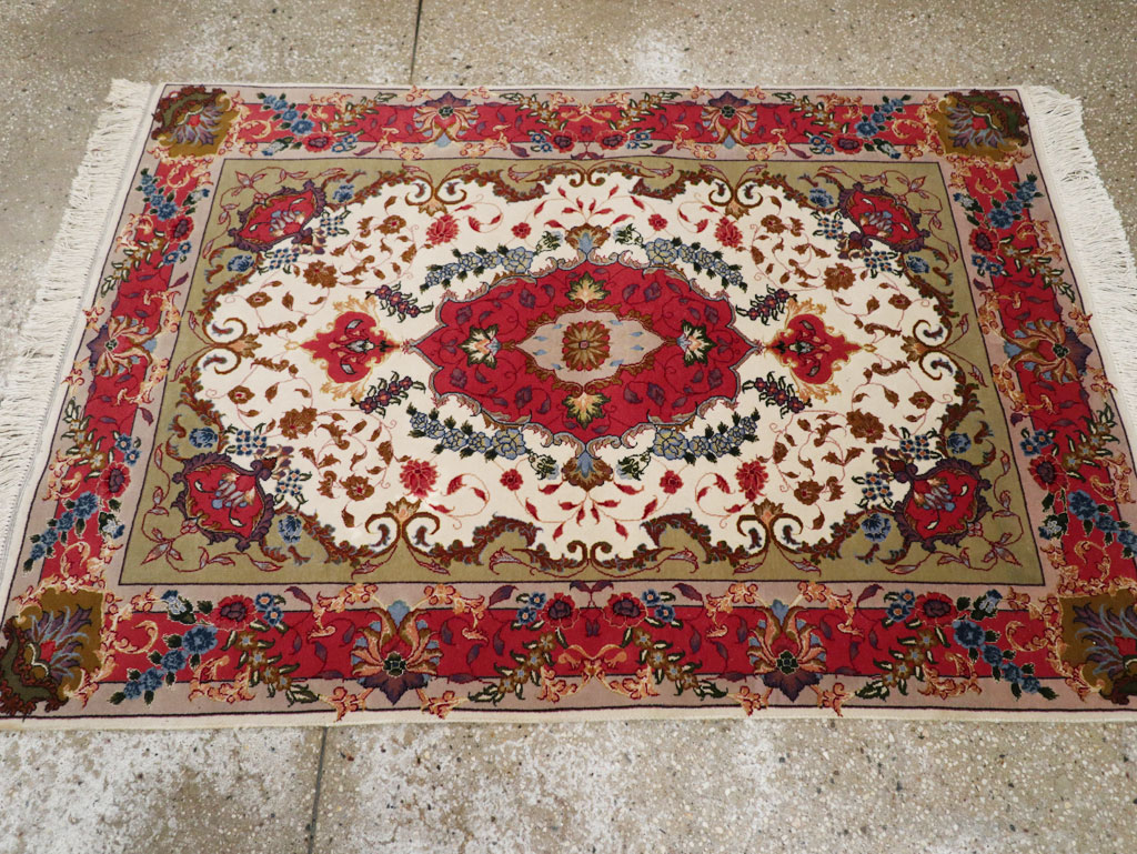 Modern Persian Tabriz Throw Rug, No.33376 - Staging