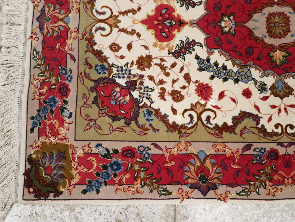 Modern Persian Tabriz Throw Rug, No.33376 - Staging