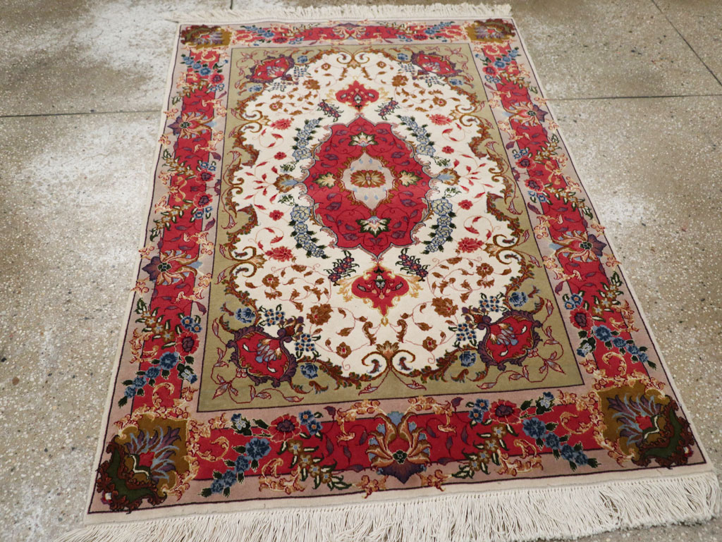 Modern Persian Tabriz Throw Rug, No.33376 - Staging