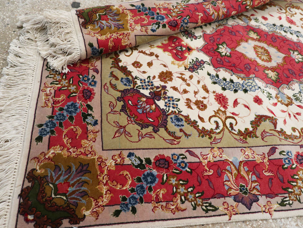 Modern Persian Tabriz Throw Rug, No.33376 - Staging