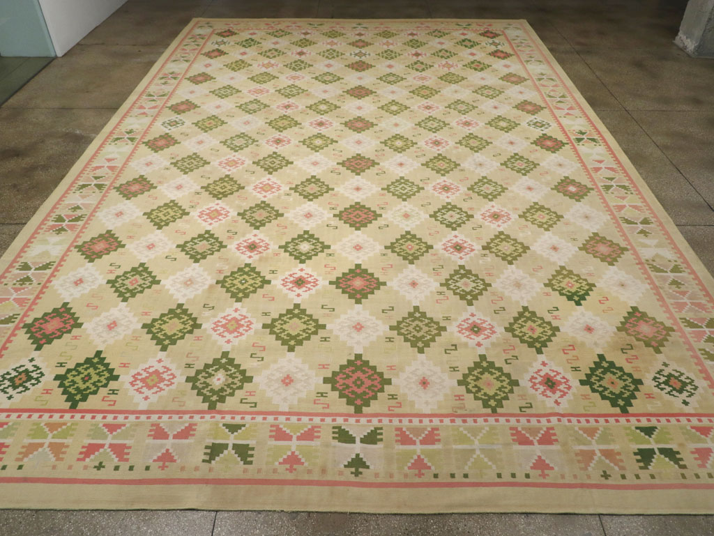 Vintage Indian Flatweave Dhurrie Oversize Carpet, No.33378 - Staging