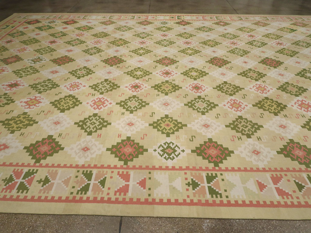 Vintage Indian Flatweave Dhurrie Oversize Carpet, No.33378 - Staging