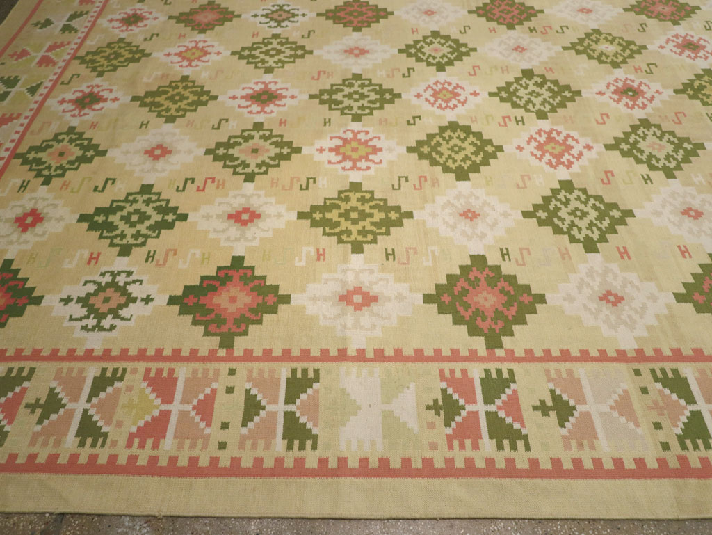 Vintage Indian Flatweave Dhurrie Oversize Carpet, No.33378 - Staging
