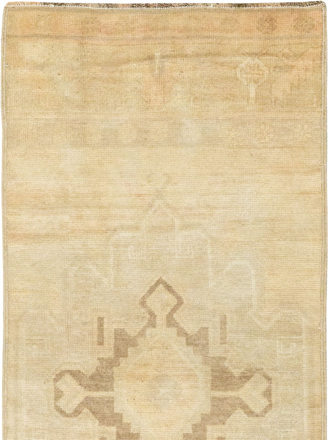 Vintage Turkish Anatolian Runner, No.33385 - Staging