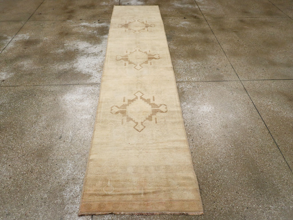 Vintage Turkish Anatolian Runner, No.33385 - Staging