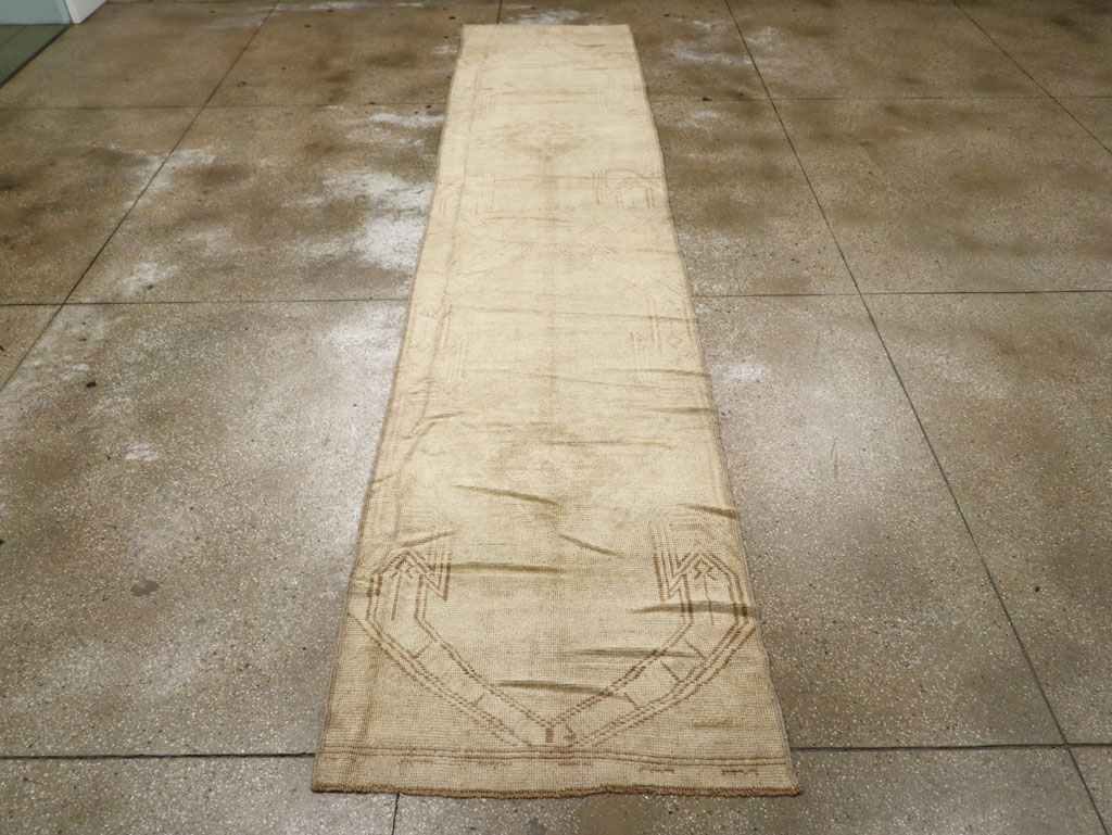 Vintage Turkish Anatolian Runner, No.33388 - Staging