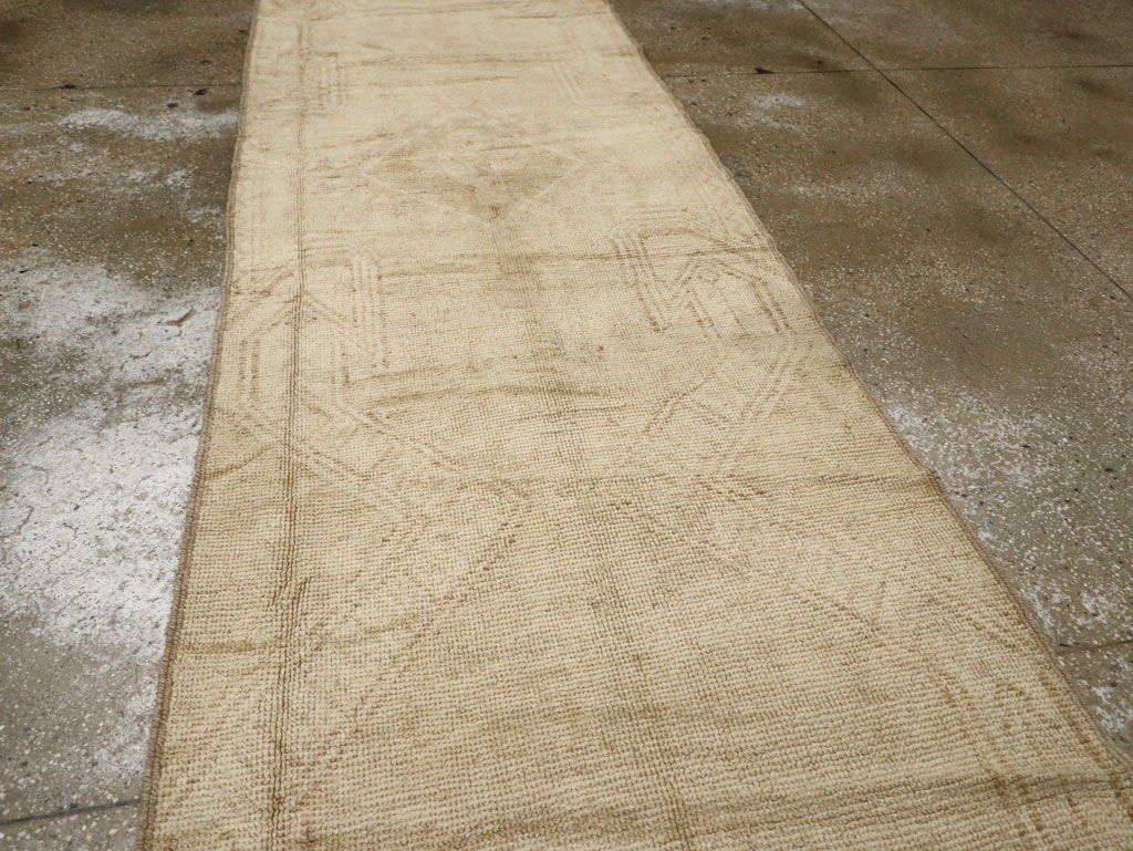 Vintage Turkish Anatolian Runner, No.33388 - Staging